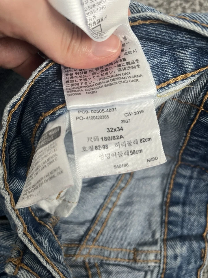 Levi's 505 Men's Regular Fit Straight Medium Wash Blue Denim Jeans W32 L34, photo 3 of 5