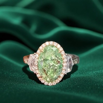 14K Multi Gold Ring IGI Oval 4,25 Karat Lab Grown Diamond Fancy Intensive Green