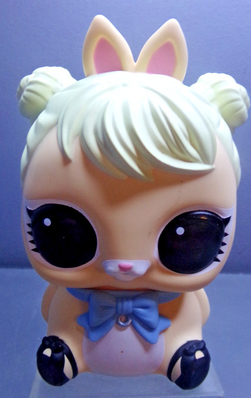 LOL SURPRISE PIGGY BANK BIGGIE PET BUNNY HOP HOP 7 INCH BANK/ BACKPACK