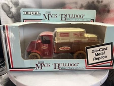 Ertl Mack 1926 Bulldog True Value Delivery Truck Crates 1:38 Scale Die Cast NIB