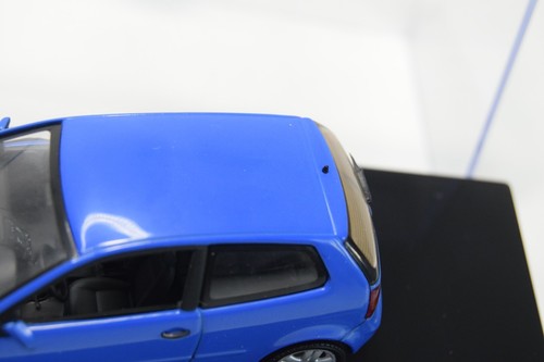 B38 1:43 AUTOART VW VOLKSWAGEN POLO 3 DOORS BLUE DEALER BOX NMIB - Picture 13 of 22