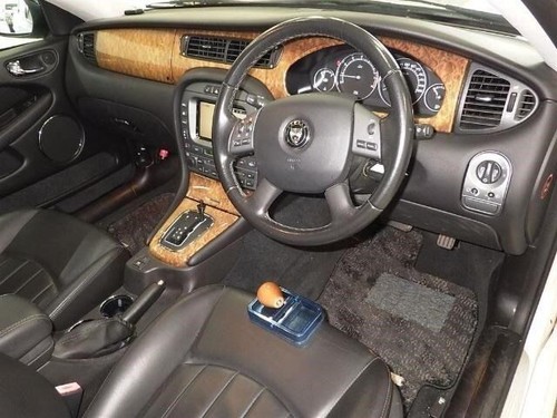 Jaguar X-Type 2.0 Executive Auto Petrol Ulez Free Petrol Automatic - Picture 3 of 6