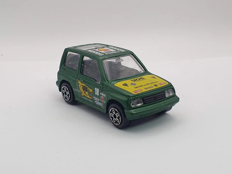 Suzuki Vitara Burago 1/43 - Immagine 4 di 4