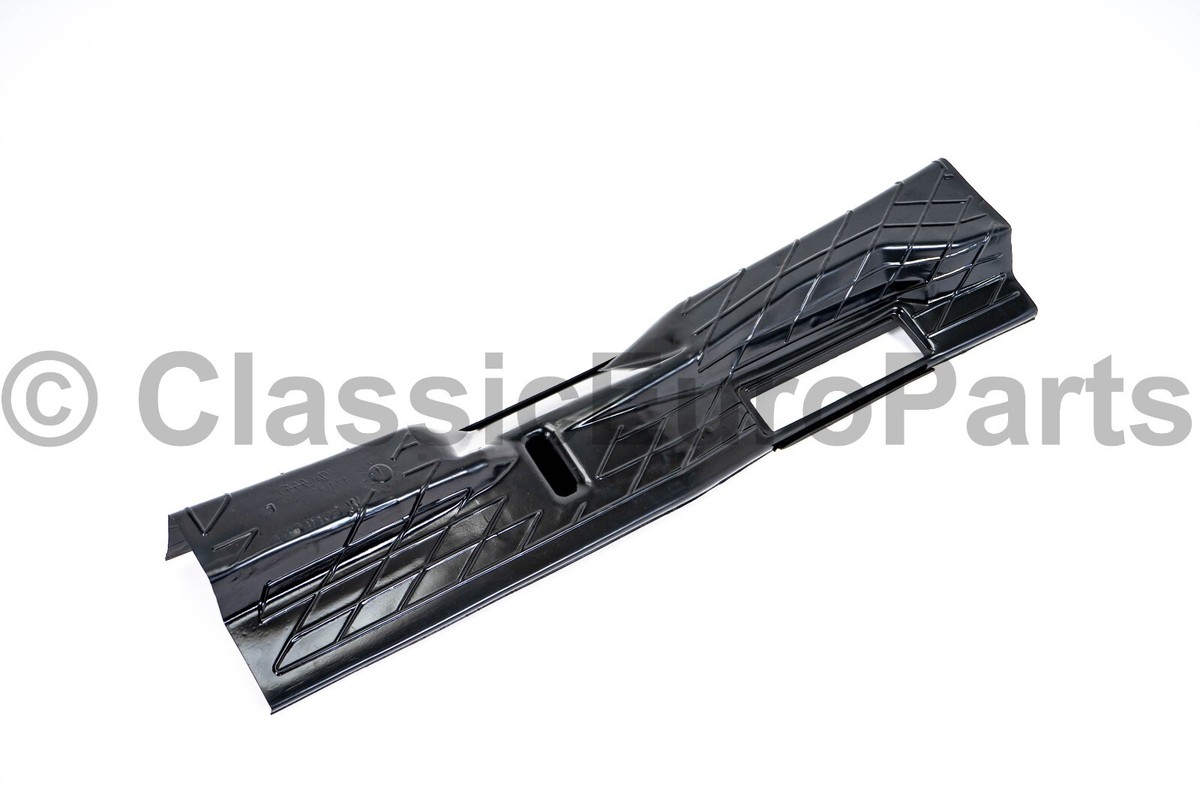 Front windscreen drip tray water deflector for VW Golf Rabbit MK1