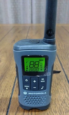 Motorola Talkabout Walkie Talkie T460 2 Way Radio Only (Read Description)