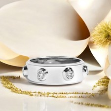 Cinturino in oro bianco 18 kt da uomo in laboratorio di fidanzamento creato d...