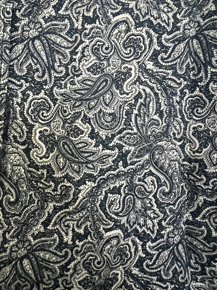 H & M Mens Bold Paisley Long Sleeve Shirt Sz. Small Black and White - Image 3 of 4