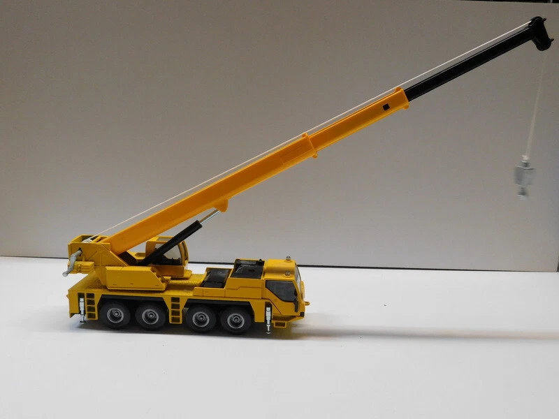 Siku 2110 Feuerwehrkranwagen 3548 Bagger 3434 Radlader 2935 Walze 3530 - Set 8 - Bild 2 von 4