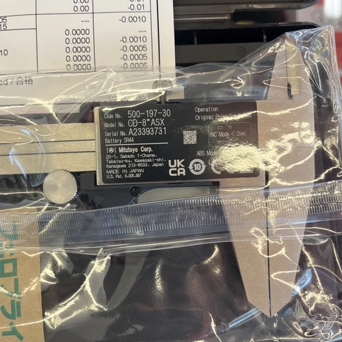 1 pcs  Mitutoyo digital caliper 500-197-30  0-200mm