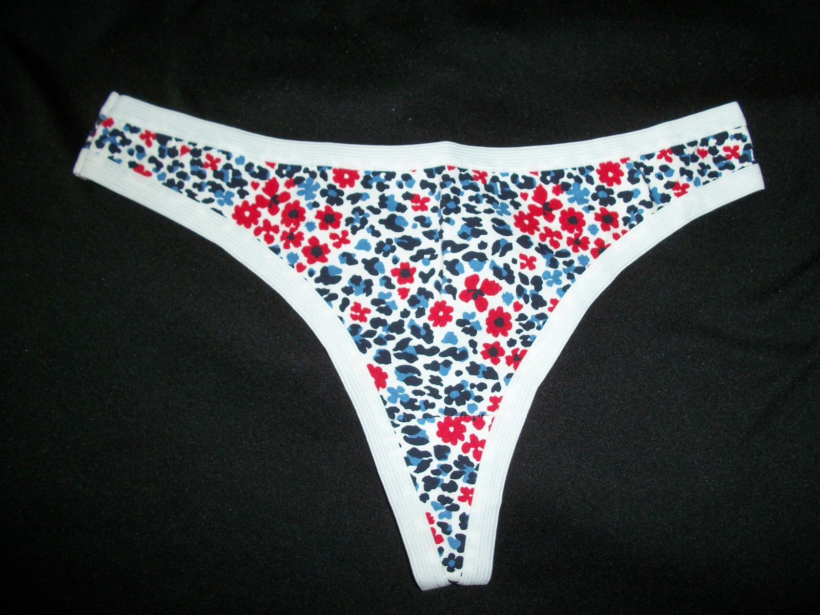 LADIES  THONG BRIEF PANTY SIZE 6 / MEDIUM   BY ARIZONA WHITE RED BLUE COLOR NWOT