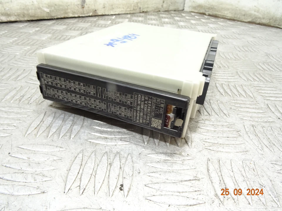 2021 TOYOTA COROLLA VVT-I MK12 C1H HYBRID 4DRS FUSE BOX BODY CONTROL UNIT *9484 - Image 3 of 4