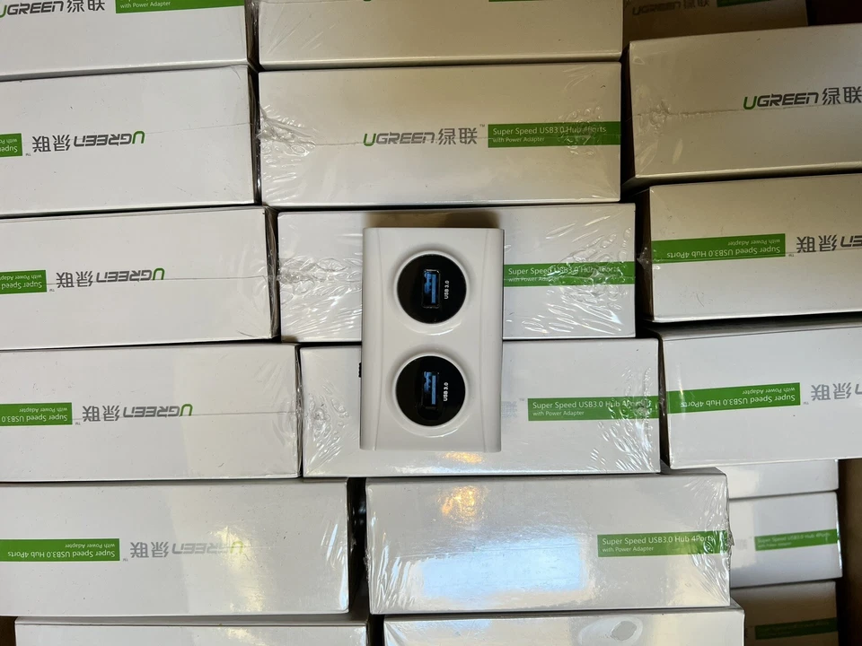 UGREEN Super Speed USB 3.0 Hub 4Ports With Power Adapter - Image 4 of 4