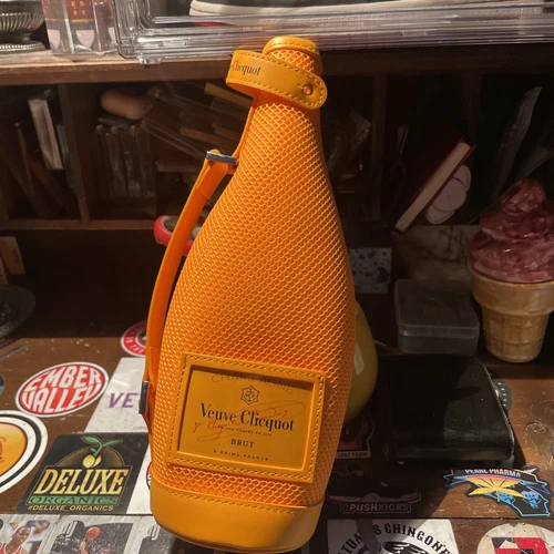 Veuve Clicquot Brut Champagne Ice Jacket / Insulated Sleeve for 750ML bottle NEW