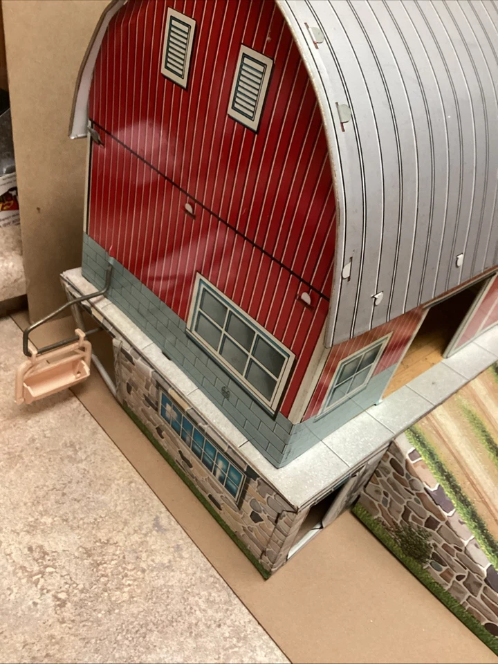 Vintage Later Version Marx Lithographed Tin Barn Silo Ramp Feed Box - Image 2 of 4