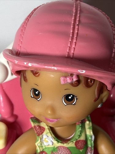 Vintage 2006 Fisher Price Snap n Style Baby Doll Pink High Chair 3 Outfits, Hat - Picture 9 of 10