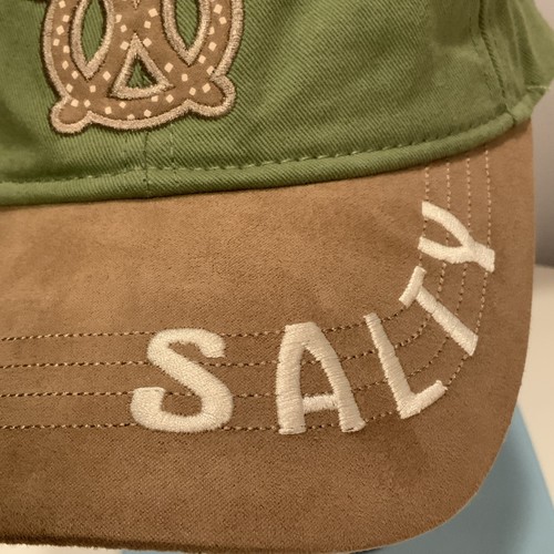 Cappello/Berretto Regolabile Esclusivo Topolino Salato Pretzel Parchi Disney Nuovo - Foto 4 di 11
