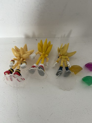 Jazwares Sonic the Hedgehog Super Pack 3" Super Sonic, Shadow & Silver Figures - Picture 6 of 7
