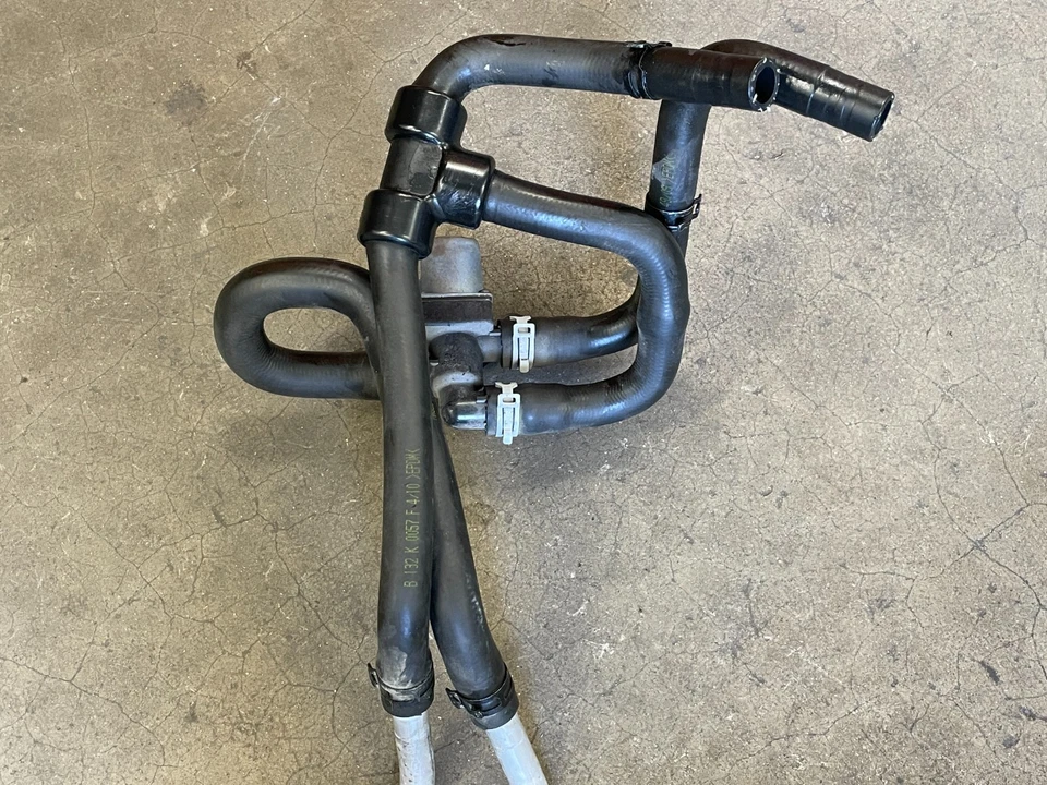 Manguera de alimentación de calefacción delantera Lotus Evora 2010-2014 3,5 L 1612 OEM Foto 2 de 4