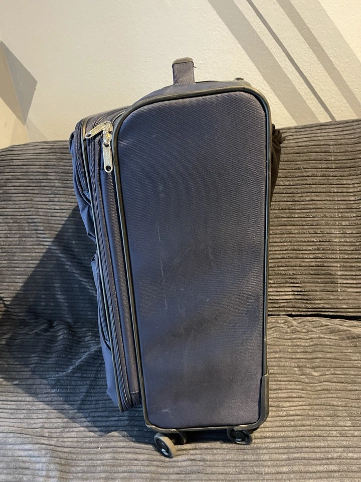 Koffer Stratic light mit 4 Rollen in blau / Größe M/ Top Zustand/ 2,9 KG - Bild 4 von 4