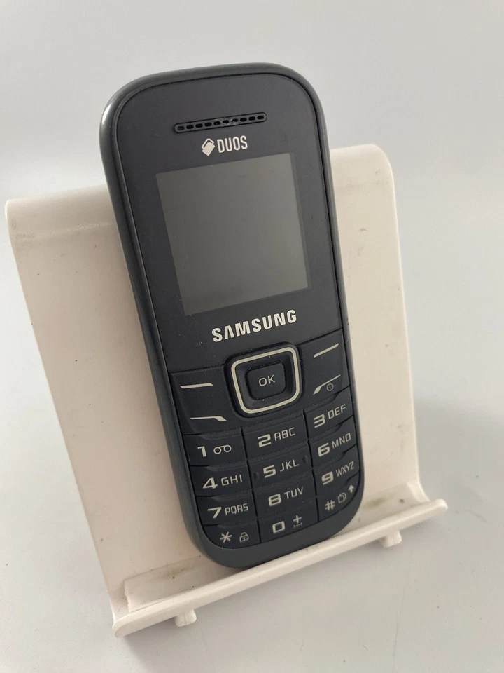 Samsung GT-E1202 Grey O2 Network 4MB 1.5" Mobile Button Phone Incomplete - Image 2 of 4