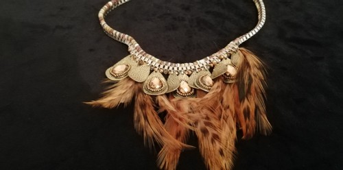 Collier Vintage Fantaisie Doré - Bijou D'occasion, Style Rétro Et élégant