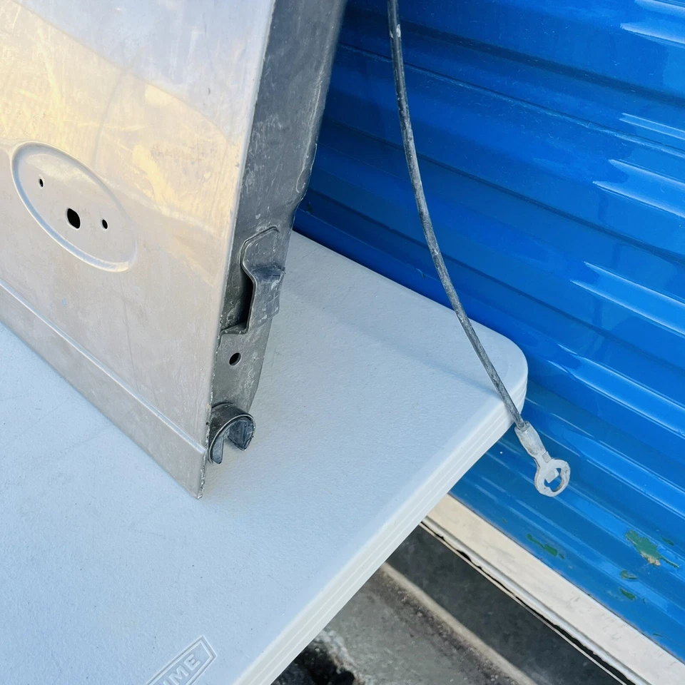 Ford F-150 250 2000-2002 carcasa de puerta trasera sin pestillo cosecha oro B2 OEM repuesto Foto 2 de 4