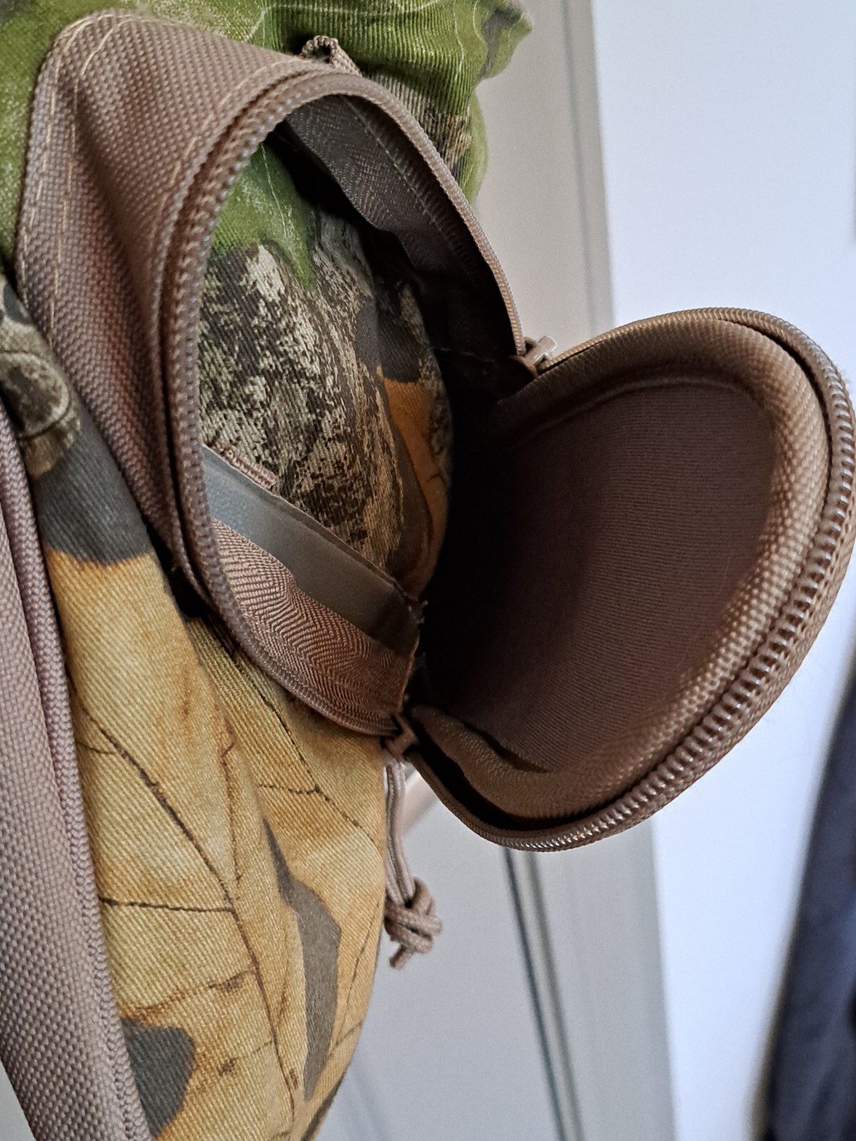 Cabelas Beard Buster Turkey Hunt Vest. Mossy Oak Obsession. One Size