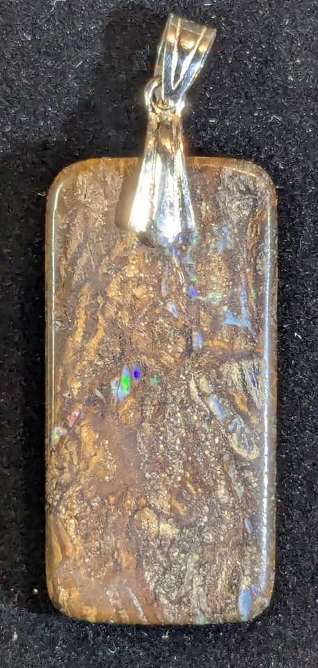 Colgante australiano de ópalo de roca Foto 4 de 4