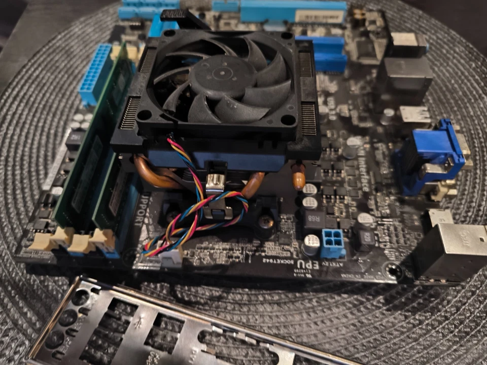 Motherboard Asus M5A78L-M Plus/usb3 + CPU AMD FX-4100 + 16 gb ddr3 - Bild 3 von 4