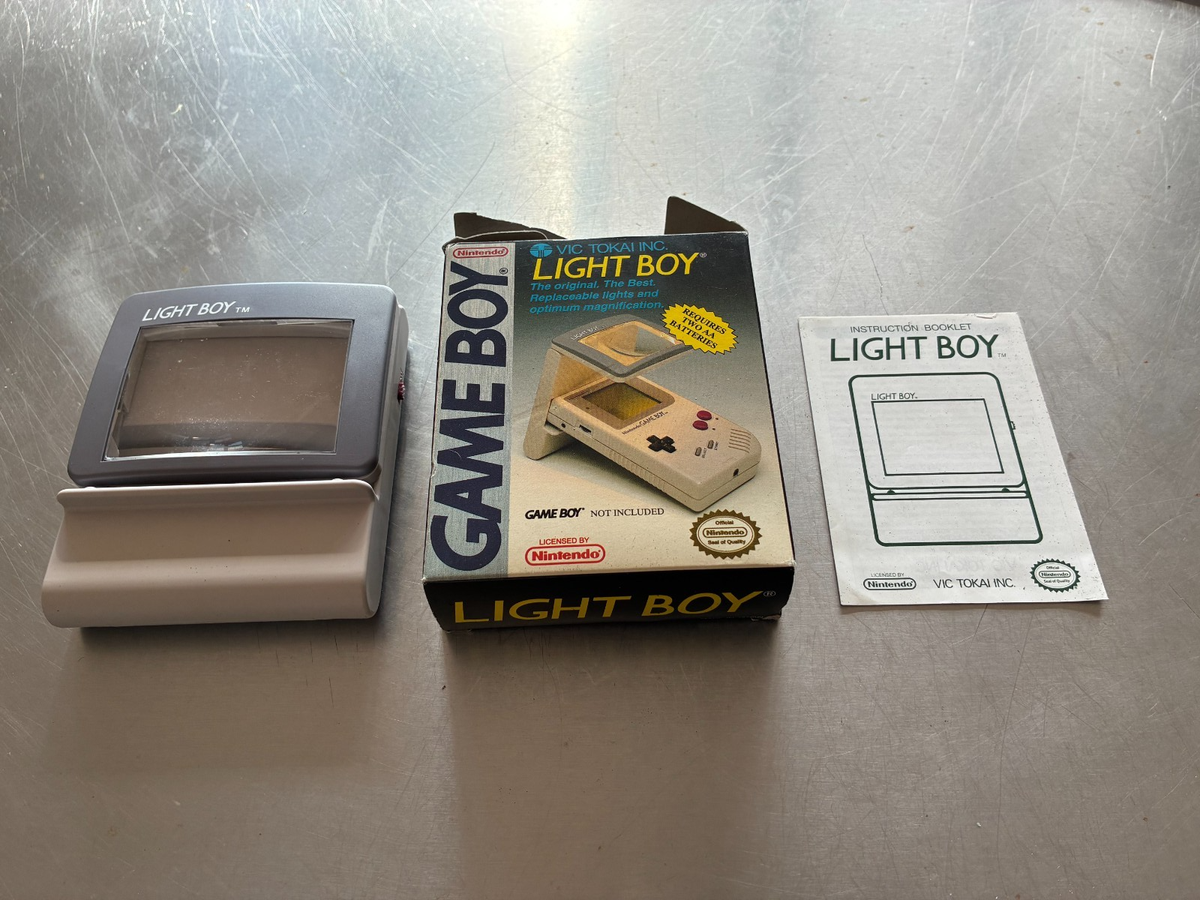 RARE Light Boy Magnifier Vic Tokai For Nintendo Game Boy DMG-01 In