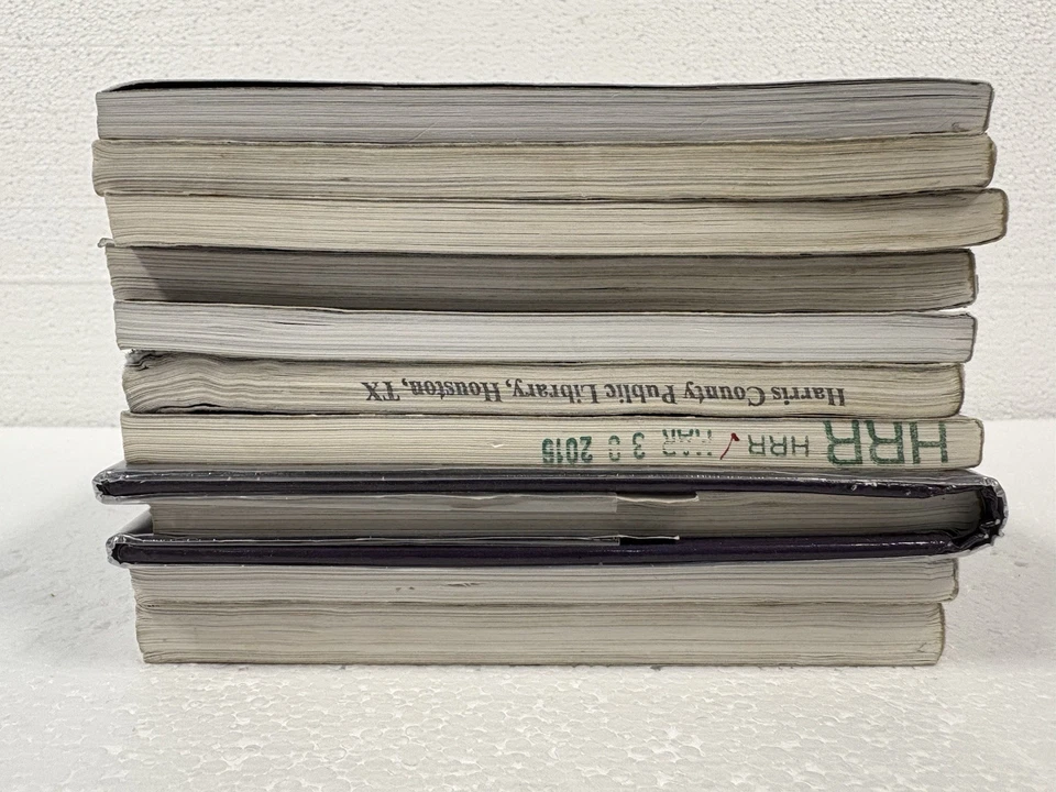 The Complete Haunted Library Series By Dori Hillestod Butler (1-10) Foto 2 de 4