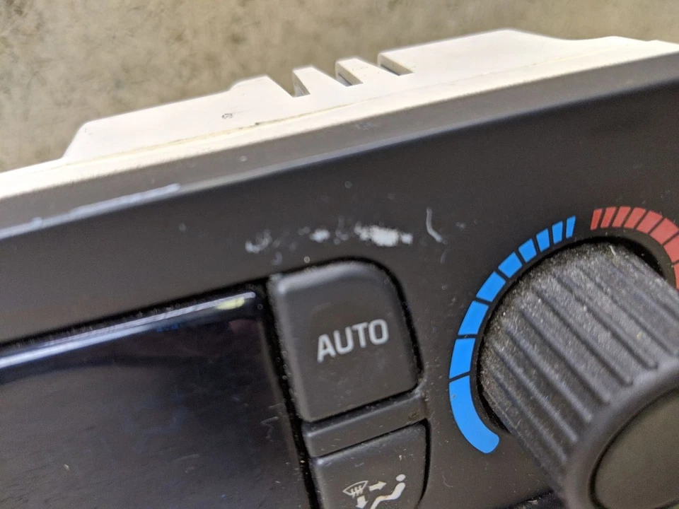 Control de clima de temperatura automático 15220319 para 05-06 GMC ENVIY f54-202991 Foto 3 de 4