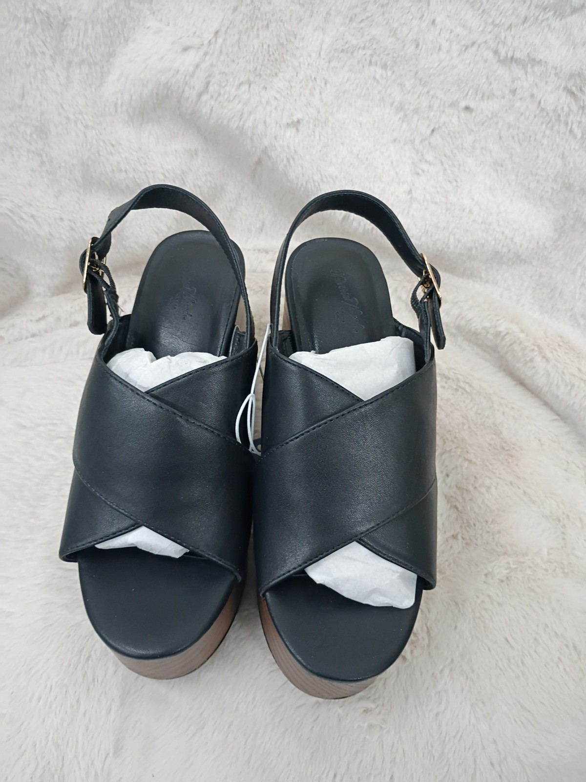 universal Thread Naomi Wood Wedge Heels with Memory Foam Insole Black 6