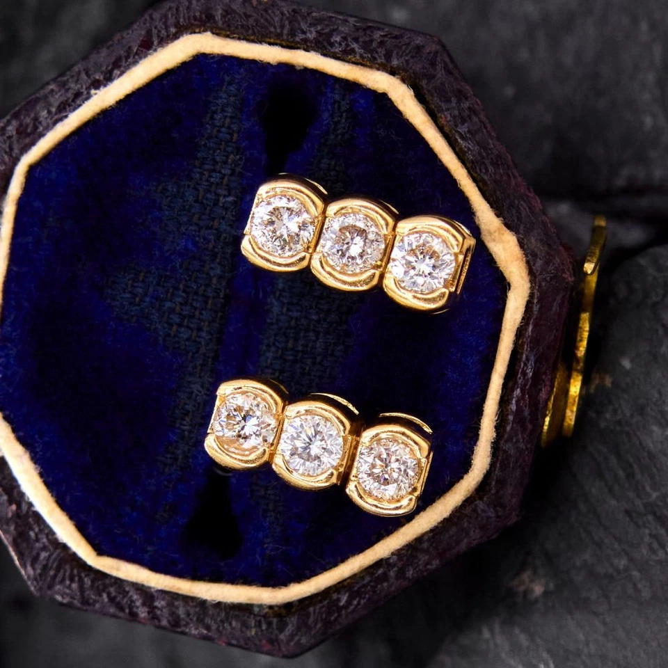 Orecchini a goccia in argento 925 con pietra creata in laboratorio Petite... - Immagine 2 di 4