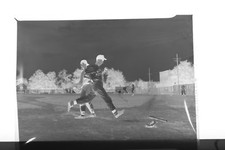 (1) B&W Press Photo Negative Mens Baseball Game Running to Base Bat Mit - T2802