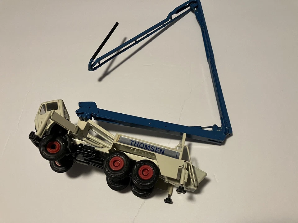 Camión de juguete Mercedes Benz Thomsen Putzmeister vintage - coches coleccionables raros Foto 2 de 4