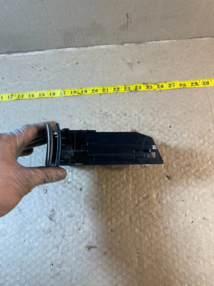 Mercedes-Benz ML550 2006-2012 consola central compartimento bandeja de cenizas 1648100130 OEM Foto 3 de 4