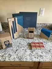 BRAND NEW - SimpliSafe 10pc Security System SSCS3 with Security Camera SSCM2