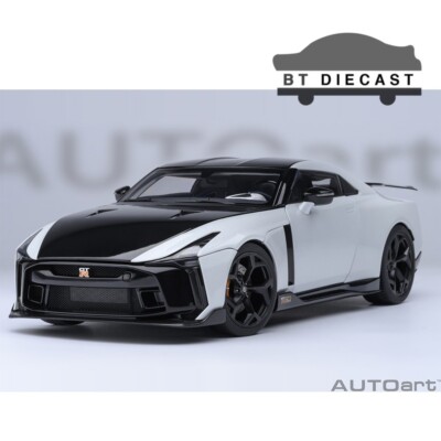 AUTOart NISSAN GT-R50 by ITALDESIGN 1:18 METALLIC WHITE / BLACK 77511