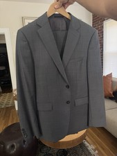 Men  s Gray Calvin Klein 2 Piece suit Size Jacket 42s Pants 34/32