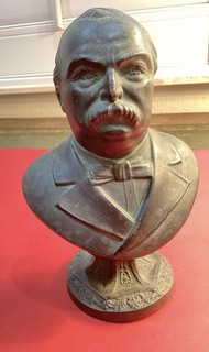 VINTAGE METAL BUST OF PRESIDENT CLEVELAND 8 INCHES
