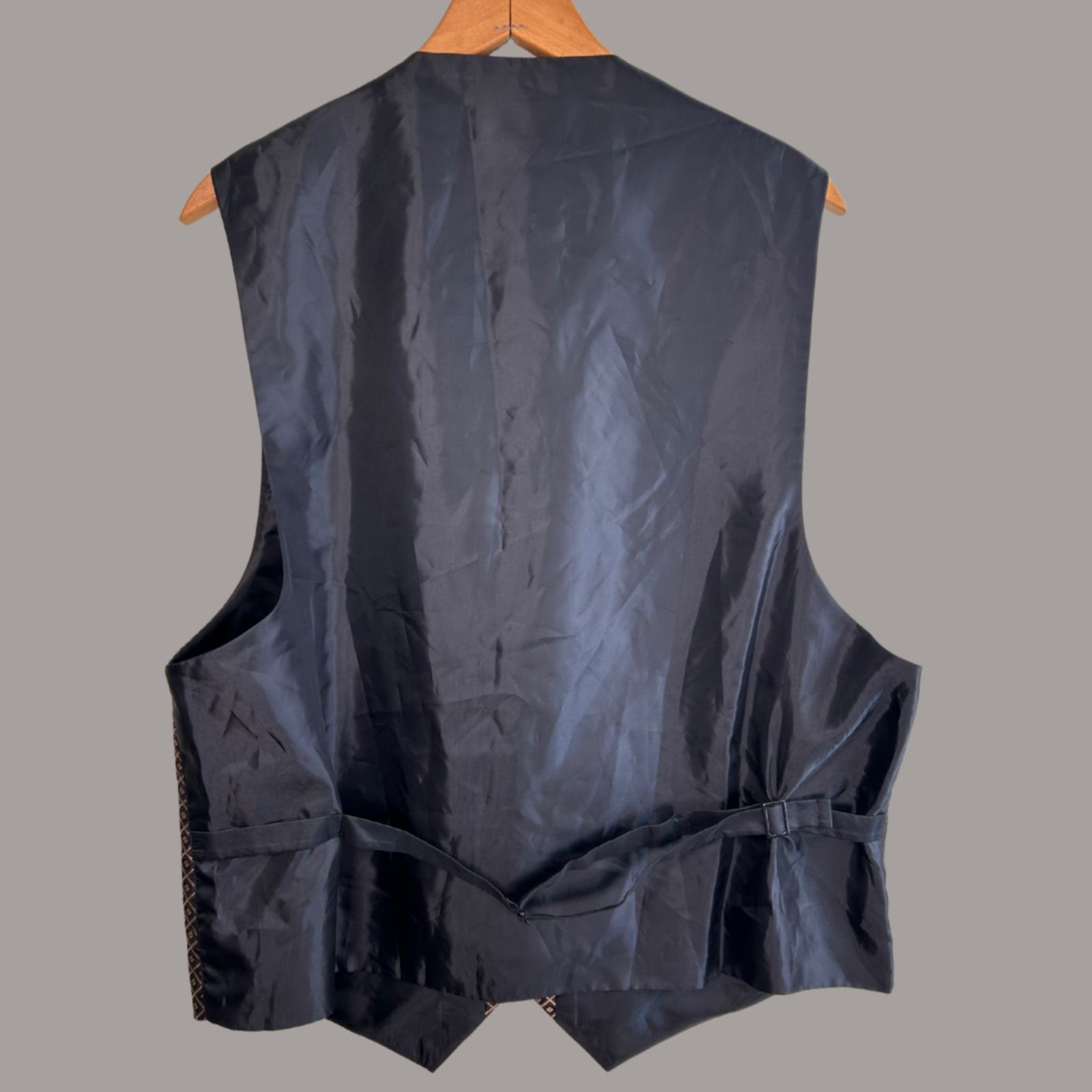 Pronto Uomo Geometric Pattern Button Front Vest - image 6