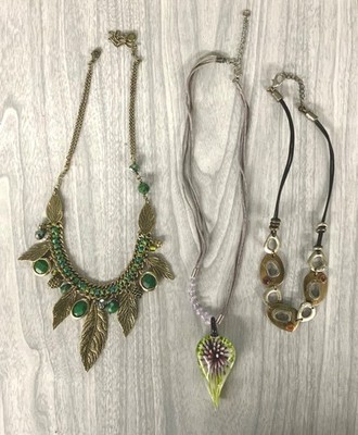 3 vintage necklaces, 3 for 1 price, vtg jewelry, necklaces, flower dsign, leaves