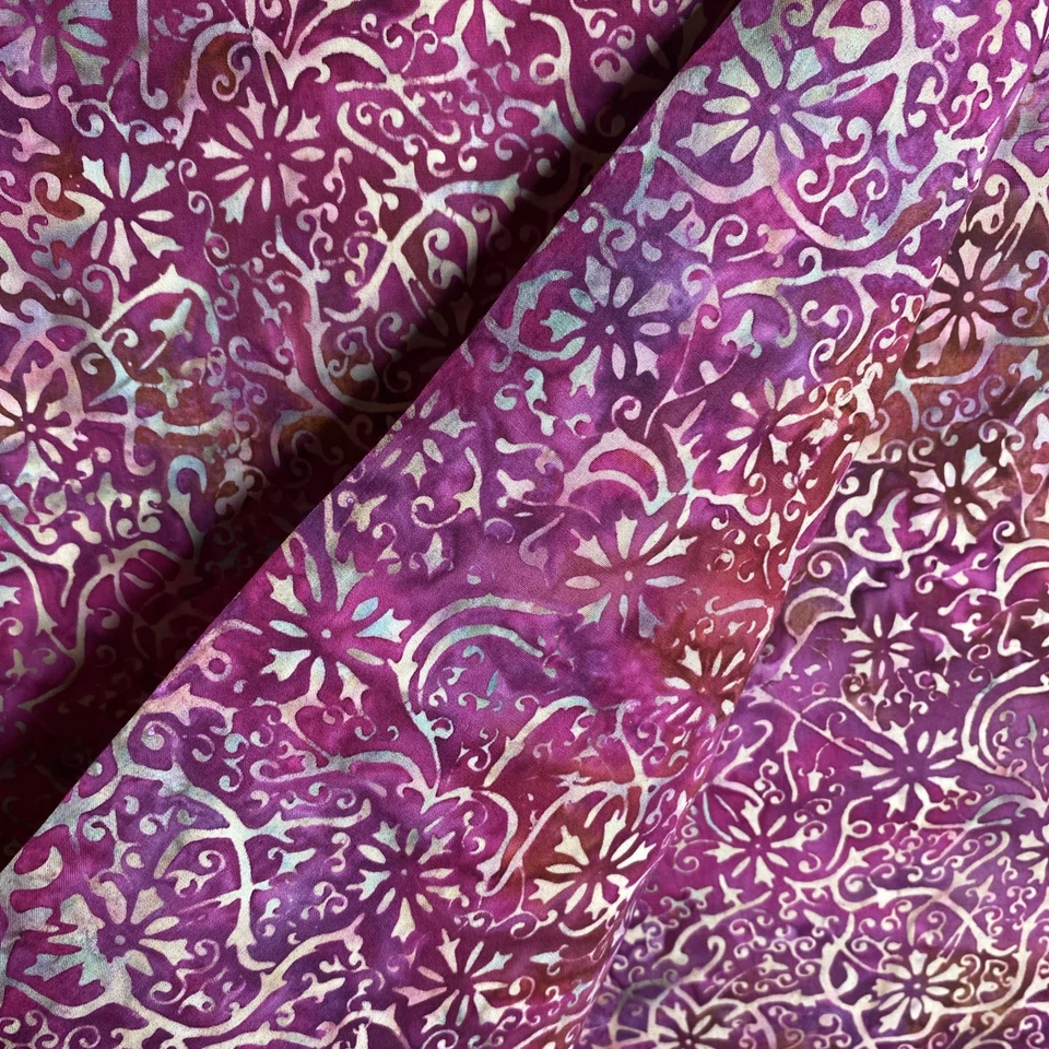 Tela acolchada de algodón Batik 150 x 44" granate dorado frambuesa intrincado remolino 4 yardas Foto 4 de 4
