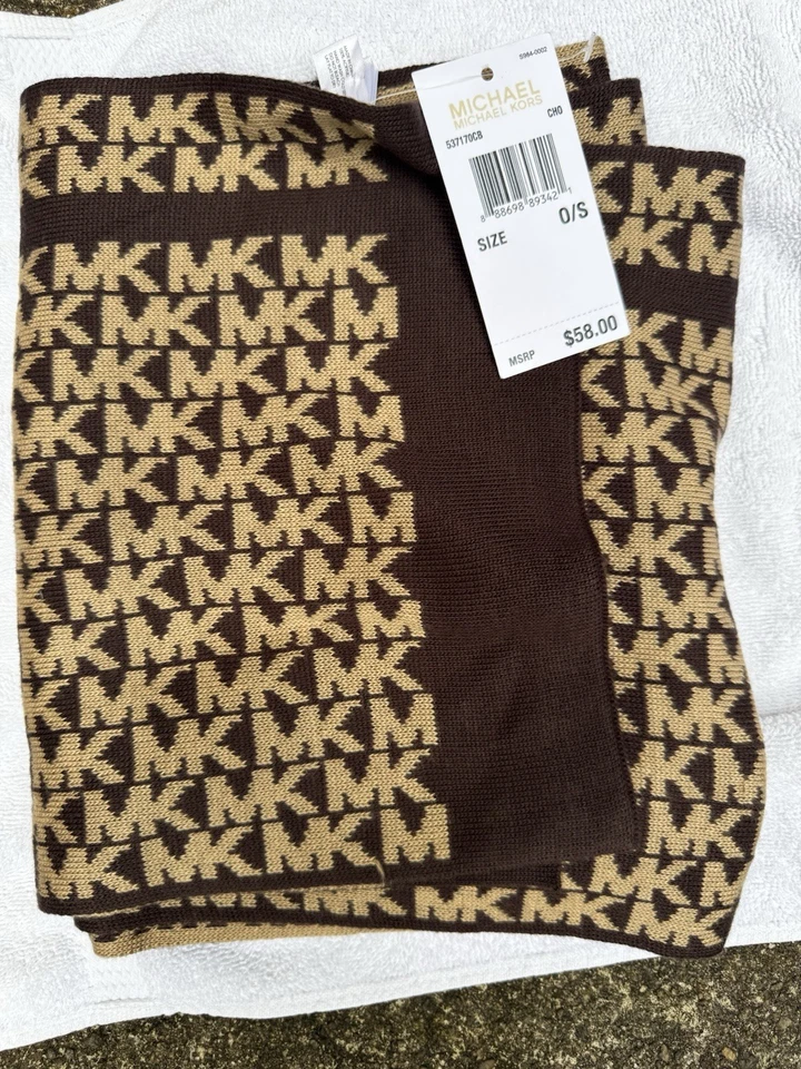 NUEVO MICHAEL KORS Mujer Bufanda Tejida MK Logo Monograma Marrón $58 Nuevo con Etiquetas Foto 4 de 4
