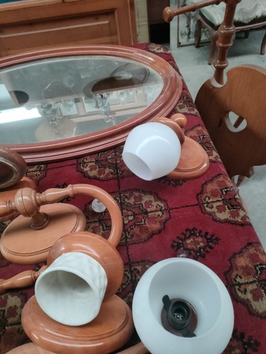 Set Accessori X Bagno Con Piantana Con Specchio Con Lampadario Legno E Vari... - Foto 2 di 12