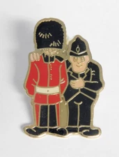 COLLECTORS SOUVENIR TRAVEL PIN ~~ LONDON BOBBY POLICE & ROYAL GUARD - Lapel, Hat