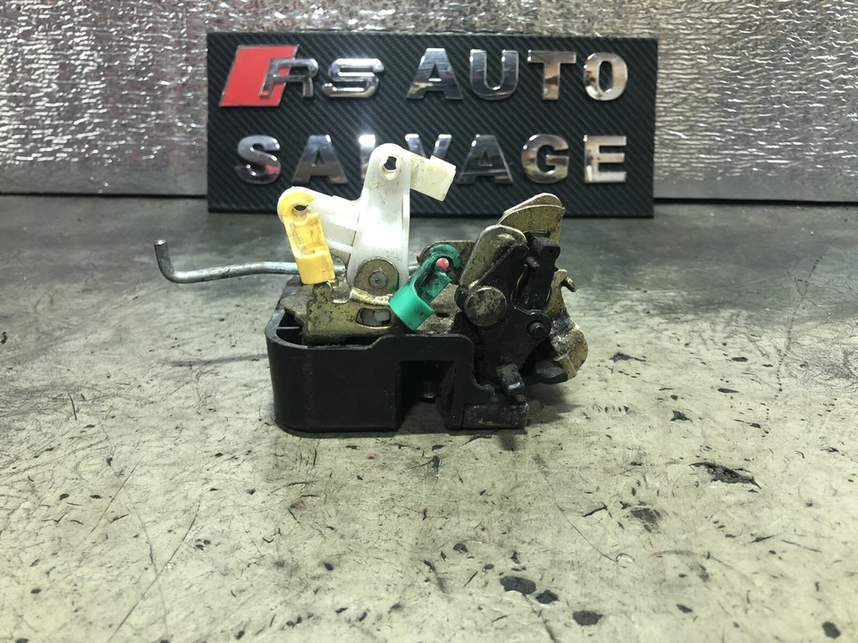 2004 CHRYSLER PT CRUISER 5DR REAR PASSENGER SIDE LEFT DOOR LOCK CATCH — 第 2/3 张图片