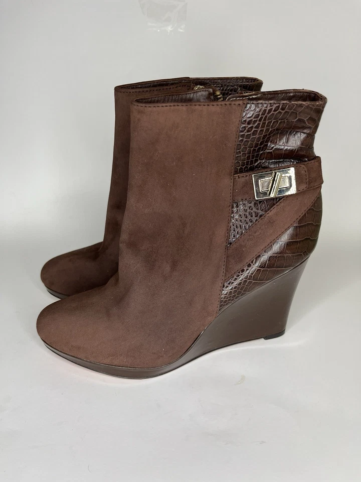 Botines Cole Haan Mujer Talla 8.5B Marrón Gamuza Charol Cremallera Tacones de Cuña  Foto 4 de 4