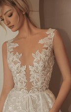 Vera's Bridal, Seren La Premiere,New w/ tags, Size Bridal 12 Wedding Dress